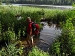 Jezioro Biae, strumyk pokonalimy nie zdejmujc z ng naszego "obuwia".