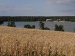 Wzgrza koo Gry, widok na jezioro Jaroszewskie.