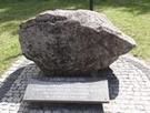 ... oraz dawny krzyacki kamie graniczny z XIV wieku.