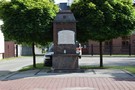Szczercw. Pomnik „Cze polegym za Wolno Ojczyzny”. 09.05.2015