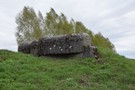 Za domami wsi Sucha dochodzimy do wau przeciwpowodziowego i pierwszego schronu (nr 39) na tym pododcinku (10 km). 16.04.2016