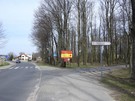 Wojsawice. Na skrzyowaniu skrcamy w lewo, nastpnie w prawo w drog do szkoy (14 km). 25.03.2017