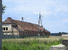 Pisarzowice. W pobliu wida byo pozostaoci po folwarku.