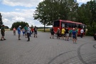 Bohoniki. Czekając przy autobusie na spacerujących po mizarze.