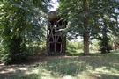 Gorzyca. Obok drewniana dzwonnica konstrukcji ryglowej z p. XIX w.