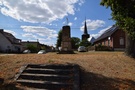 Boryszyn. W centrum kilka atrakcji: ...po drugiej stronie denkmal...