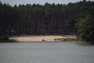Jezioro Glinik. Kawałek dalej okazało się, że nad jeziorem znajduje się pole biwakowe z plażą.