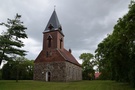 W Czachowie podeszlimy do pochodzcego z II poowy XIII wieku granitowego kocioa pw. Matki Boskiej Czstochowskiej.