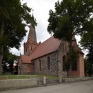 Trzcińsko-Zdrój. Następnie podeszliśmy do wczesnogotyckiego, zbudowanego w XII wieku z granitowych ciosów, kościoła pw. Matki Bożej Nieustającej Pomocy.