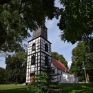 Dyszno. Zerknlimy na zbudowany w XVI wieku koci pw. w. Wojciecha, najciekawsza jest tu czworoboczna ryglowa wiea.