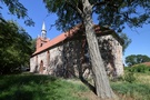 W Tychowie zerknęliśmy na zbudowany z kamieni narzutowych późnogotycki kościół pw. Podwyższenia Krzyża Świętego z XV w.