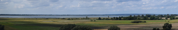 Grędziec. Najwyższy punkt skarpy z rozległą panoramą na jezioro Miedwie.